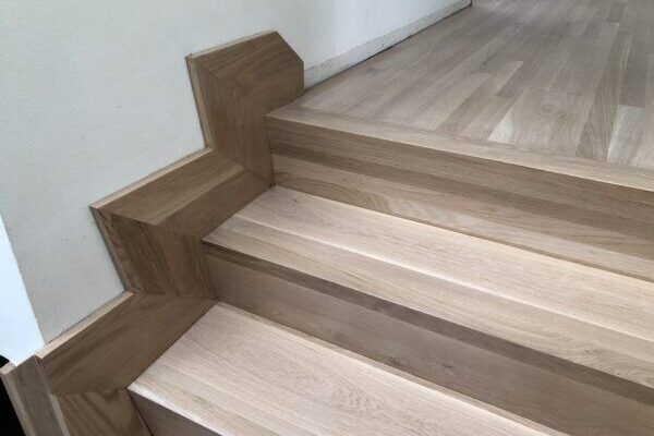 Custom hardwood stairs hardwood installation and finishing LUKS Construction Seattle, Bellevue, Redmond, Kirkland, Issaquah, Sammamish, Redmond & Mercer Island